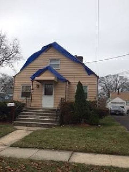 2nd image of 940 Sheridan Ave