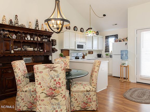 4th image of 3781 Merestone Drive