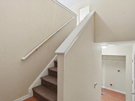 3rd image of 191 Longview Dr