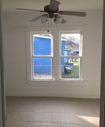 5th image of 827 Sims Ave