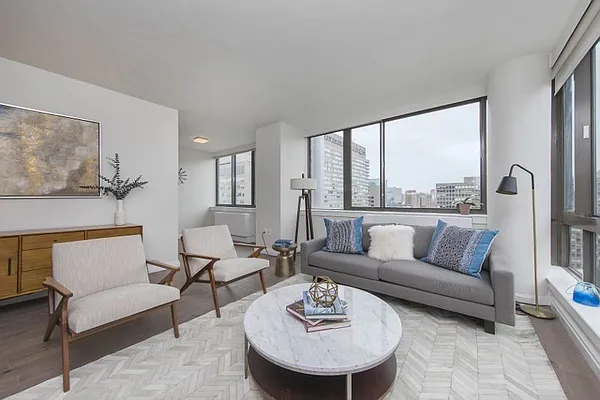 Rented by Greystar | media 6