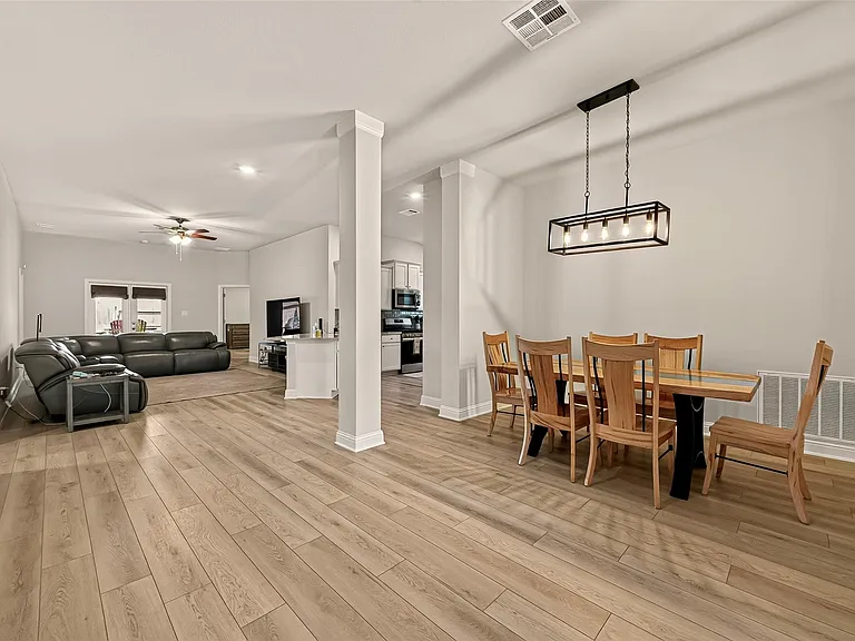 2605 Golden Palms Ln — Photo 15