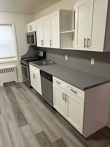 504 Howard Ave #1B Photo 1