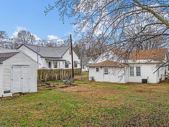 4th image of 824 W Leyda Street