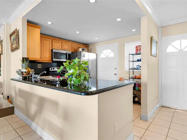 3725 NE 169th Street #207, North Miami Beach, FL 33160