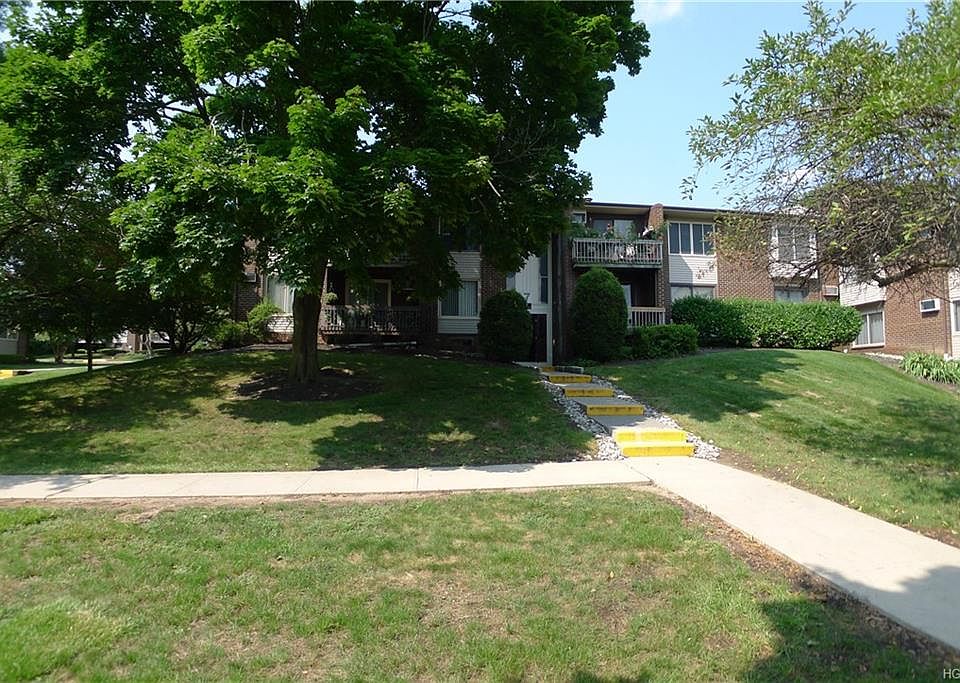 1st image of 71 Country Club Ln
