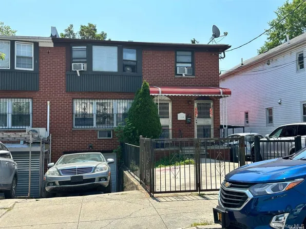 137-38 Kalmia Avenue, Flushing, NY 11355