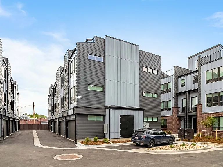 University Hills Townhomes — Photo 33