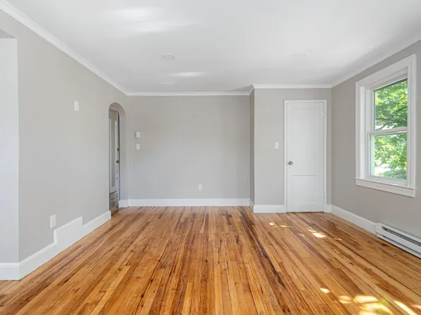 25 Paragon Rd #1, West Roxbury, MA 02132