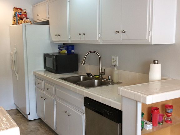 2nd image of 5403 Newcastle Ave APT 24