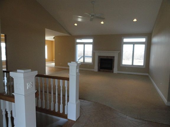 3rd image of 3225 Crescent Dr