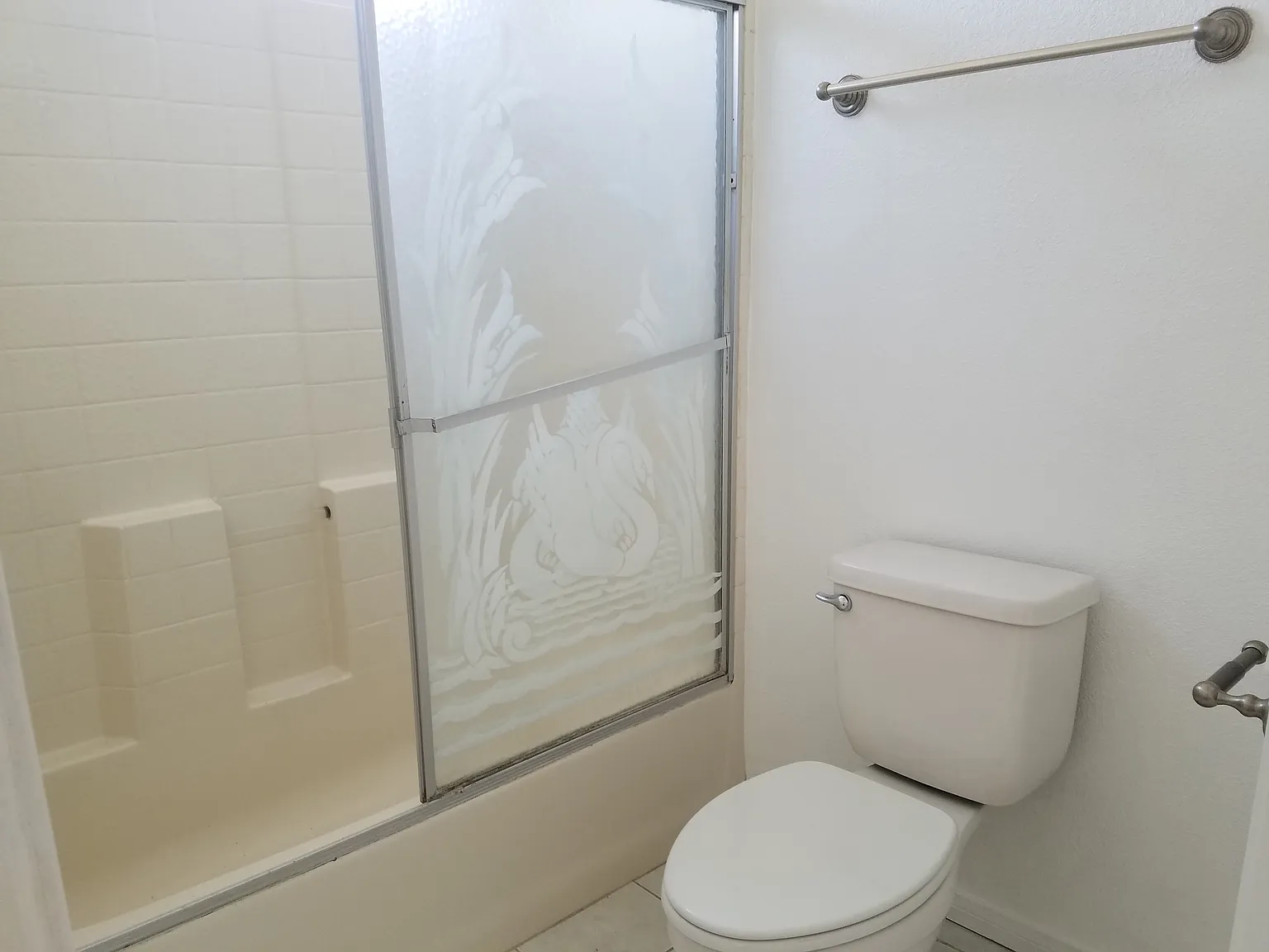 2452 Colby Ave — Photo 3