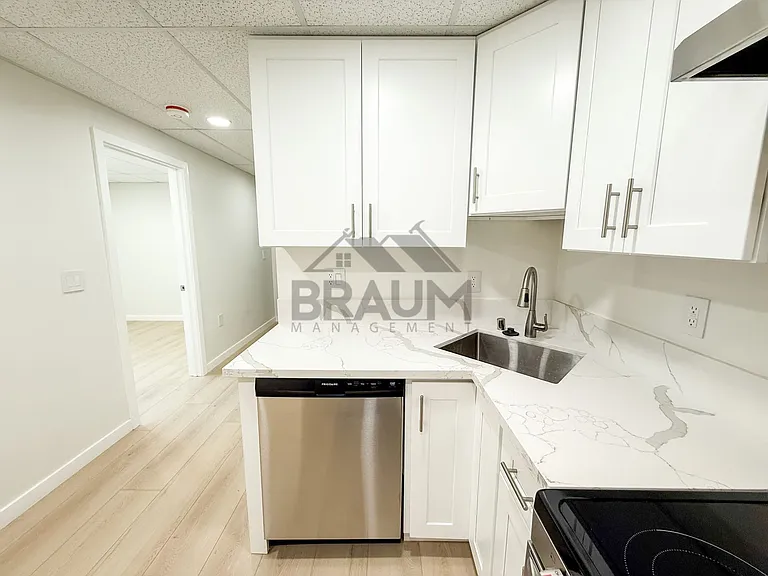 11459 COLLINS ST. — Photo 15