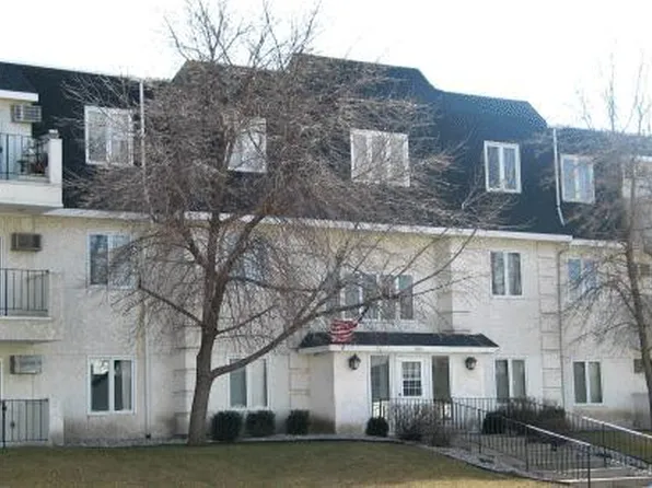 815 Duke Dr, Grand Forks, ND 58201