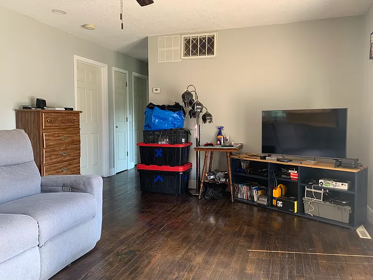 2121 Mitchell Rd — Photo 8