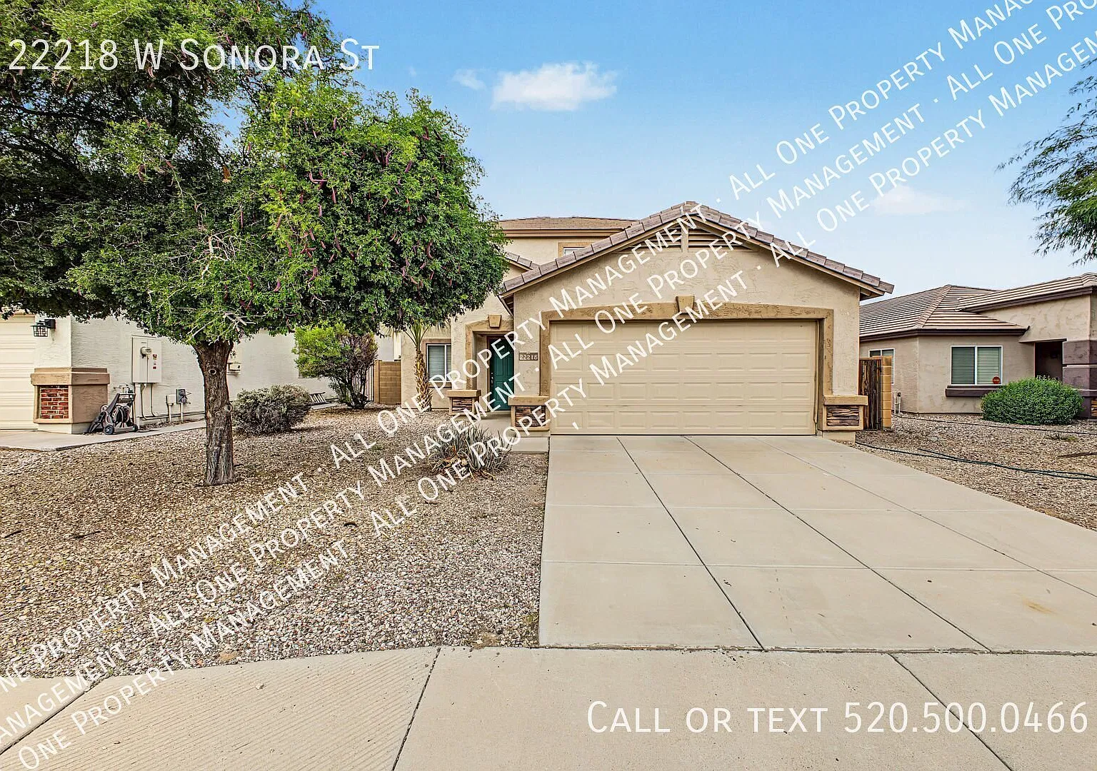 Spacious Open-Concept Home with Large Eat-In Kitchen & Appliances Included! — Photo 1