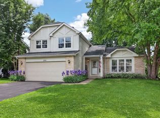 201 Timber Oaks Dr, North Aurora, IL 60542