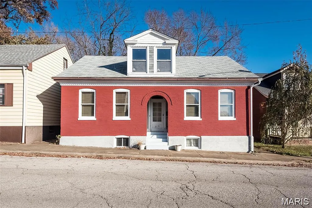 312 S Jackson St photo 1