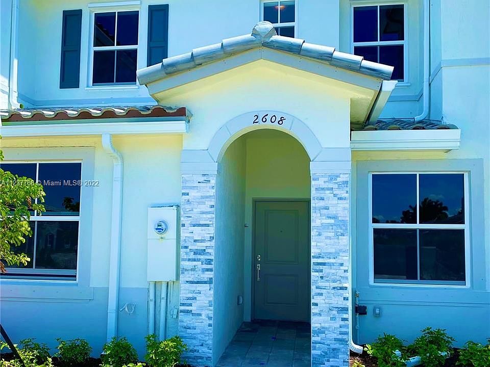 1st image of 2608 SE 19th Ct #2608