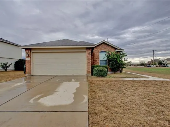 300 Wimberley St, Hutto, TX 78634