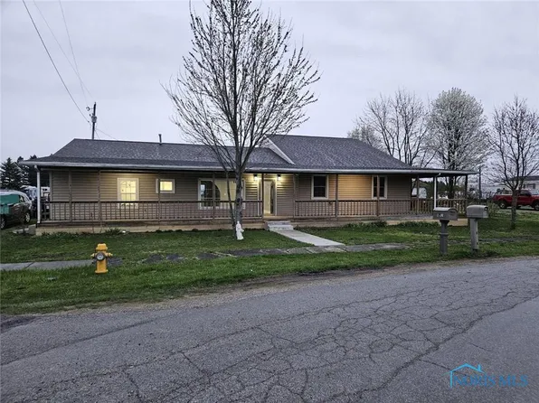 10480 Sugar St, Milton Center, OH 43541