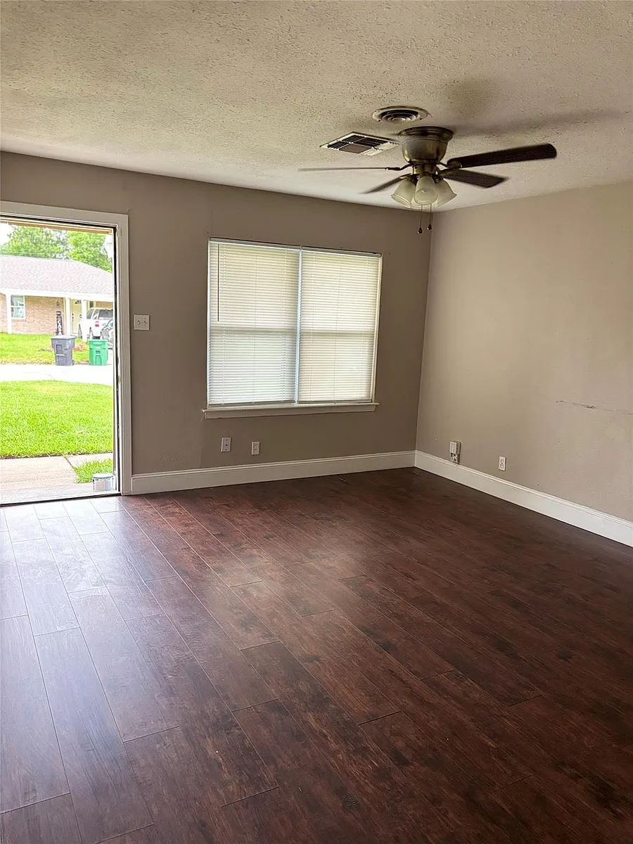 Building Photo - 5631 Groveton St