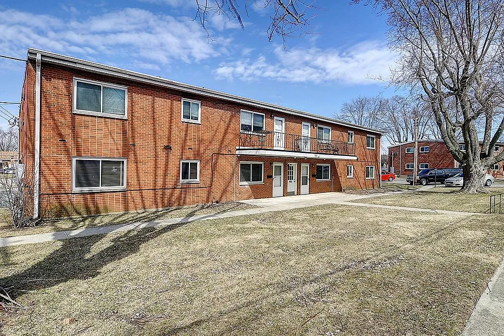 190 Wilson Drive — Photo 1