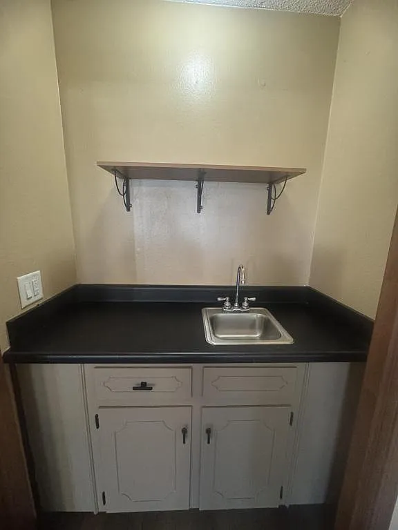 216 Edith Way — Photo 4