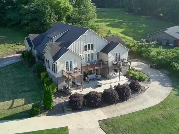 80 Whispering Oaks Ln, Talladega, AL 35160