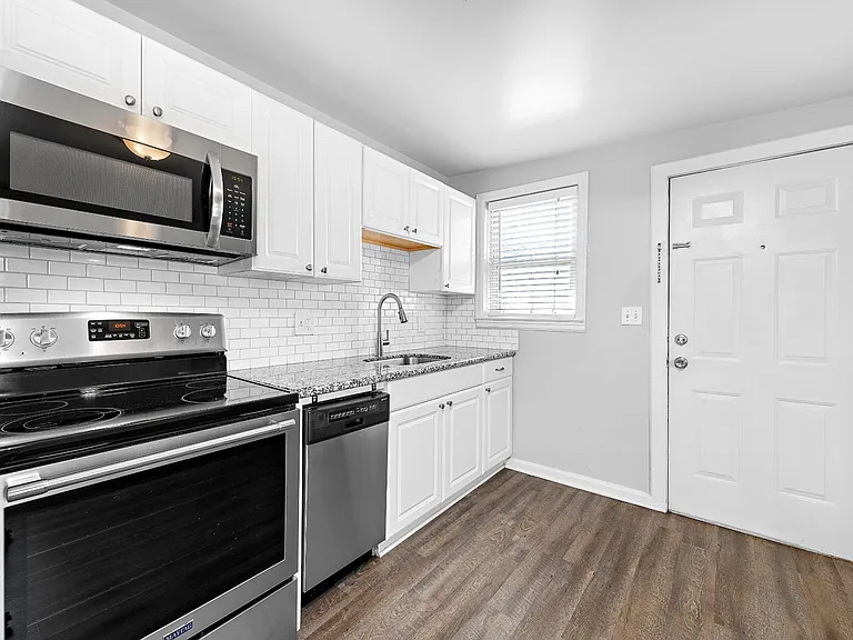 4244 Terrace St — Photo 27