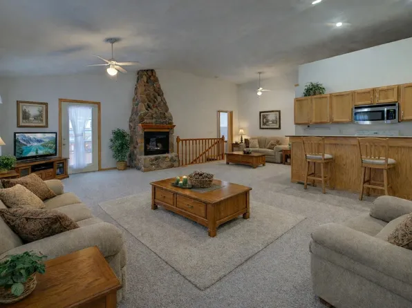 602 E Madison Ave Unit 19, Milton, WI 53563