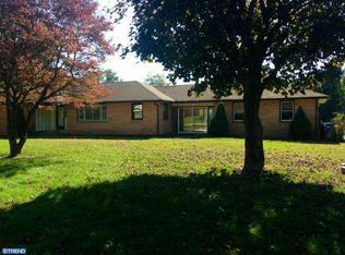 33 Tenby Chase Dr, Newark, DE 19711