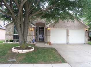 6811 Lagoon Dr, Grand Prairie, TX 75054