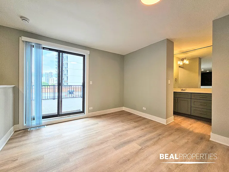1220 North LaSalle Street — Photo 38