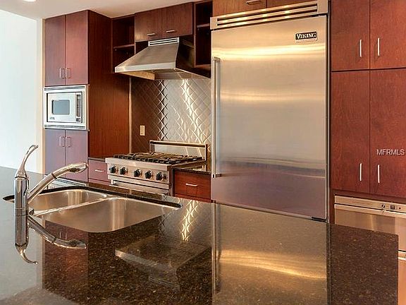 5th image of 1120 E Kennedy Blvd Unit 723