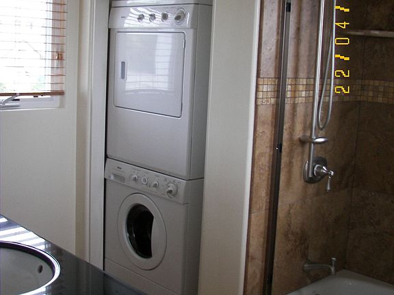 Upstairs Bathroom 