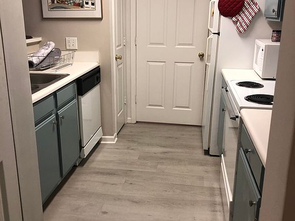 3rd image of 1231 Ladys Island Dr Unit 113