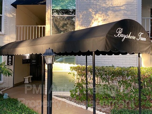 2nd image of 3325 Bayshore Blvd Unit C15