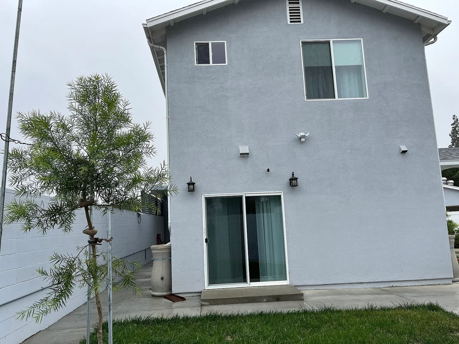 22729 Runnymede St — Photo 4