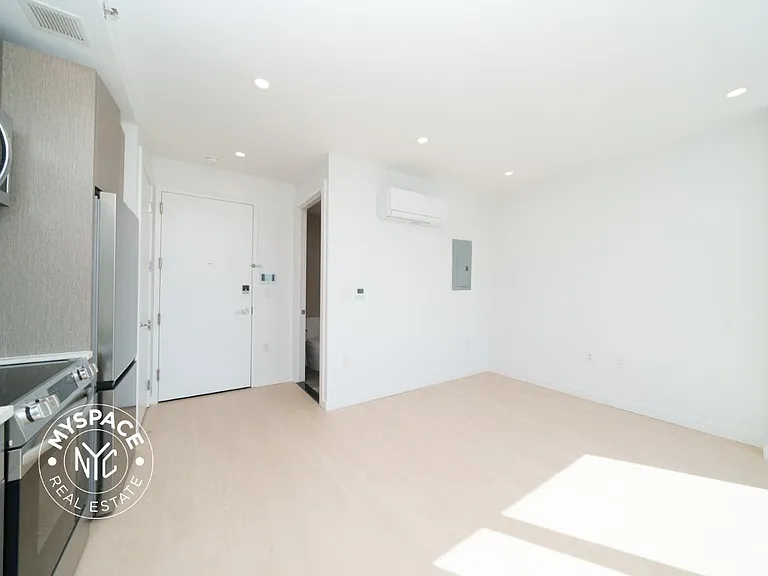 1499 Bedford Ave #9G — Photo 4