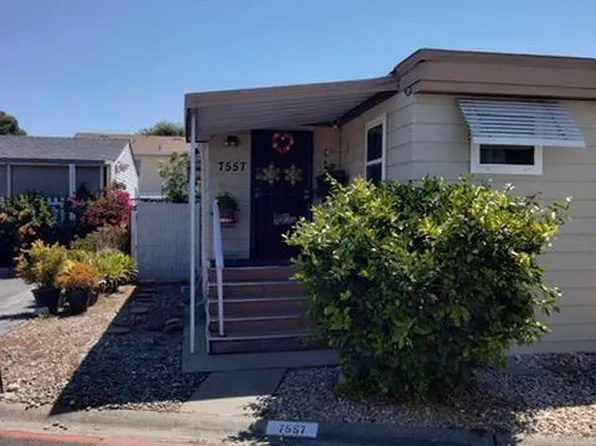 7557 Hazelnut Ln, Sacramento, CA 95828