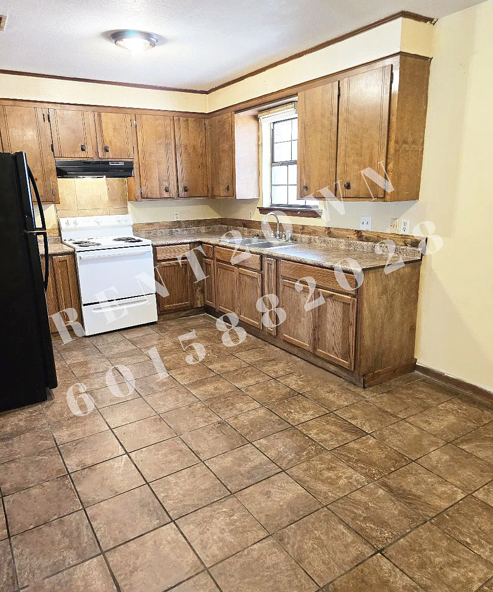 3 bed, 1573 sqft, $1,095 — Photo 3