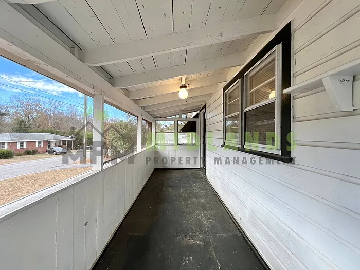 135 Rivelon Rd — Photo 5