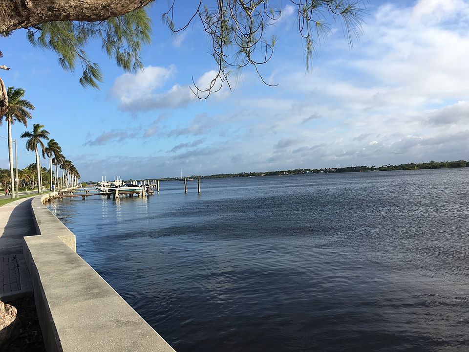 Ten minute walk to Flagler