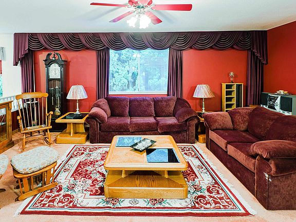 4th image of 23381 Whippoorwill Ave