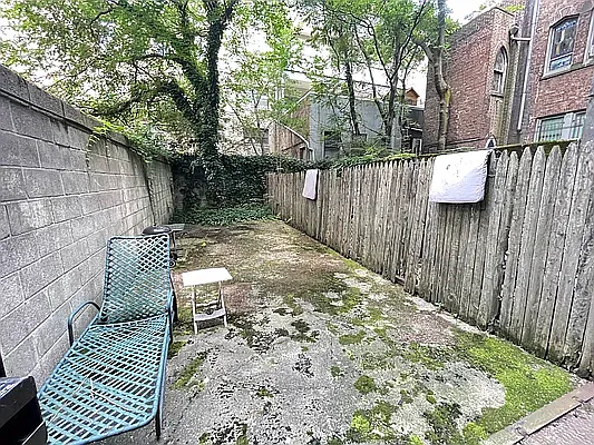 Rented by KNOCKKNOCK LLC | media 7