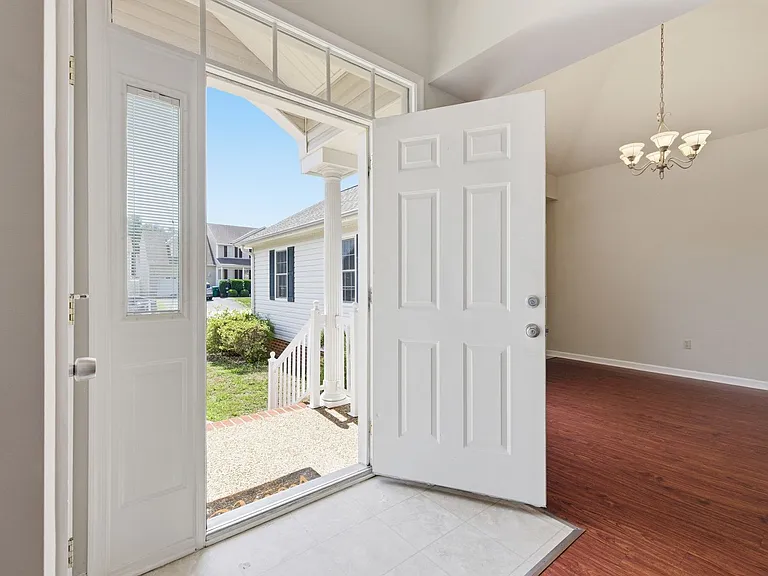 104 Brijidan Ln — Photo 3