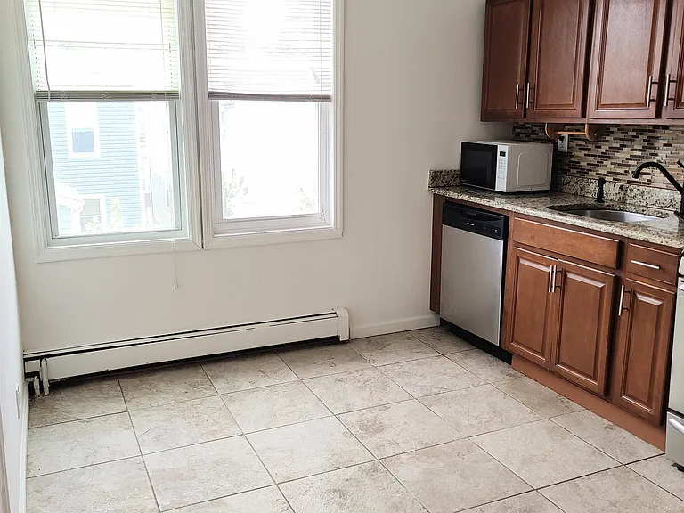 375 Union St #2 — Photo 10