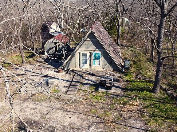 2nd image of 21 Shady Hollow Dr
