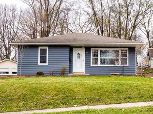 814 3rd Ave SW, Faribault, MN 55021